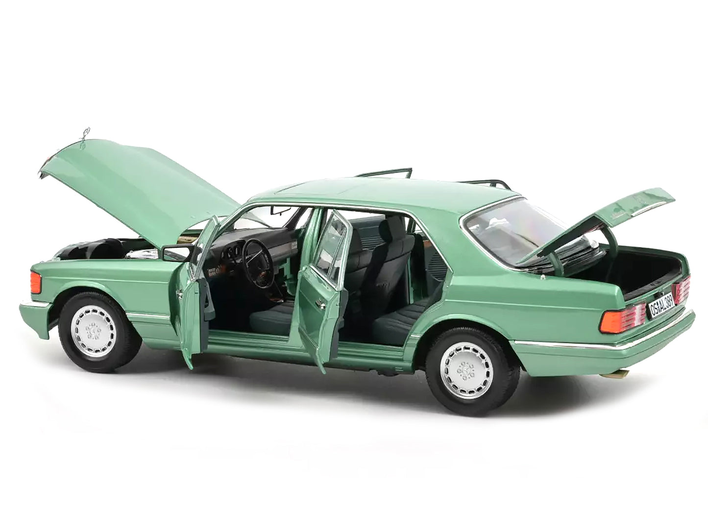 1991 Mercedes-Benz 560 Green Diecast Model Car