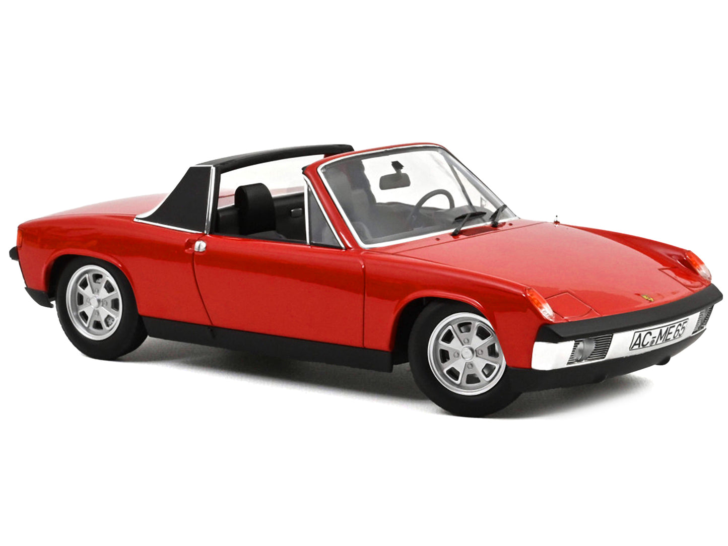 Brand new 1/18 scale diecast car model of 1972 Volkswagen-Porsche 914 1.7 Bahia Red with Black Top die cast model car by Norev.
Brand new b