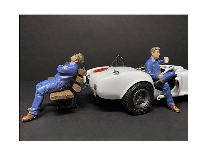 Sitting Mechanics 2 piece Model Auto Mechanic Figure Automotive Repair