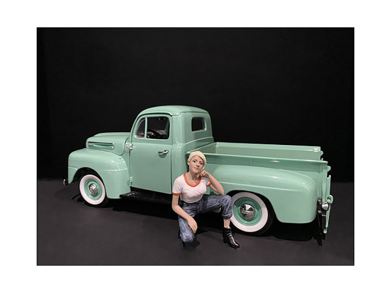 Michelle in T-Shirt Model Car Girls Figure