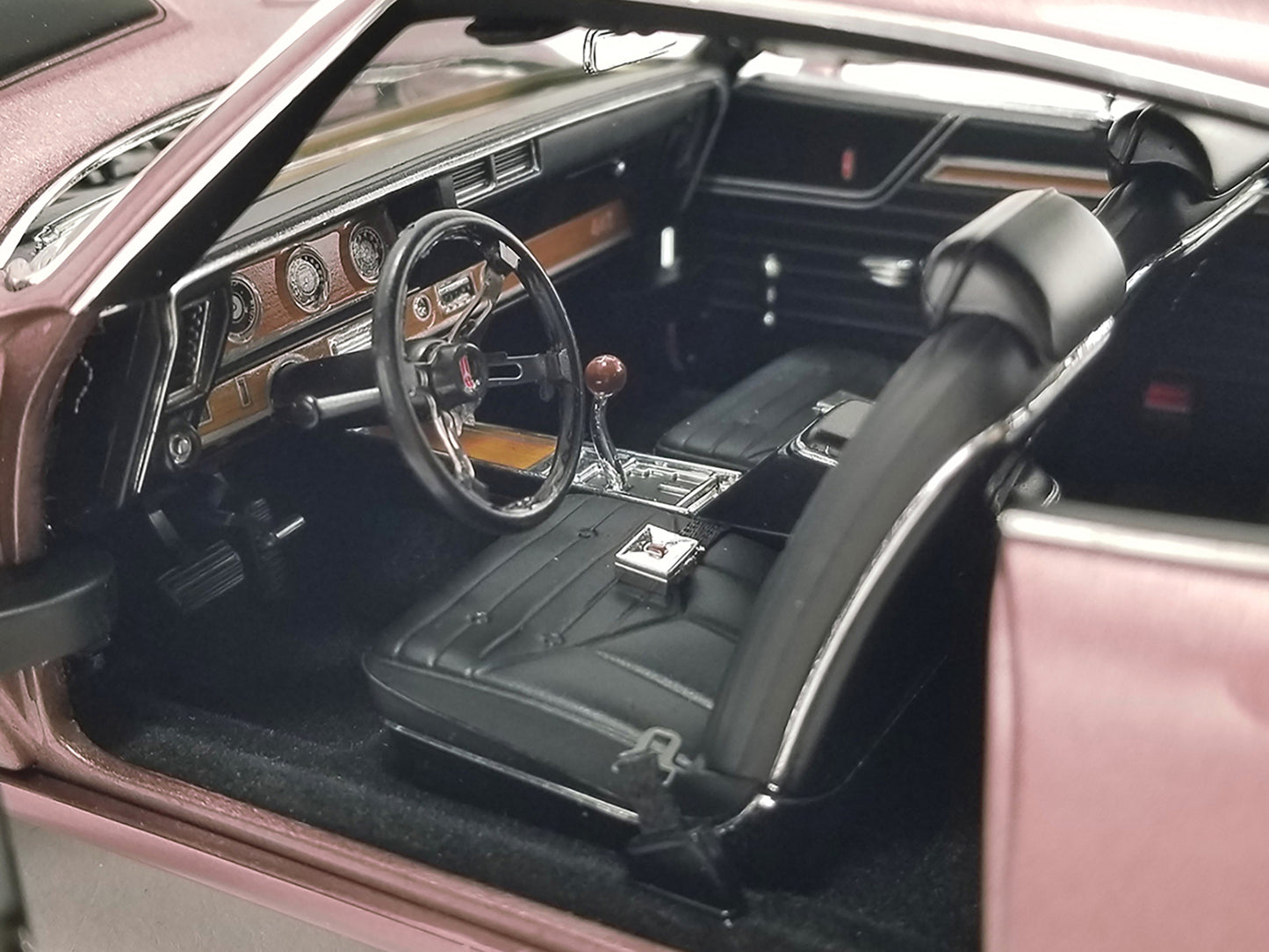 1970 Oldsmobile 442 Regency Pink Diecast Model Car