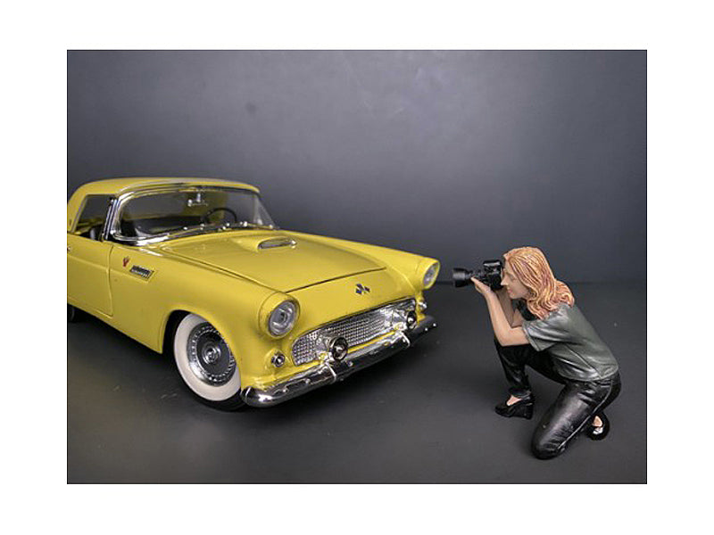 WeekendShow Figurine Model Car Show Figure