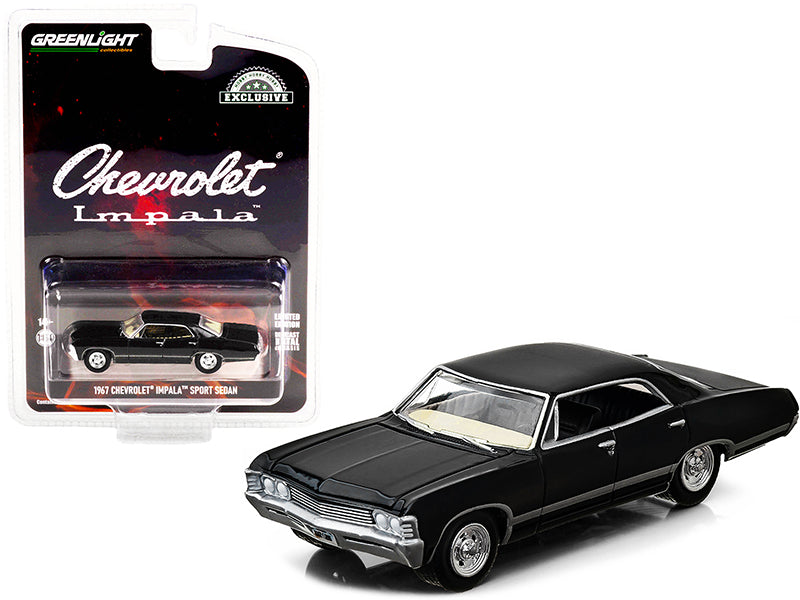 Brand new 1/64 scale diecast car model of 1967 Chevrolet Impala Sport Sedan Tuxedo Black Hobby Exclusive die cast model car by Greenlight.
