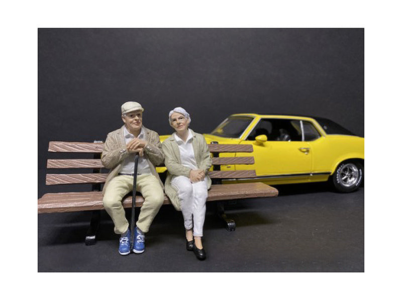 Sitting Old Couple set of   Model Sitting Couple Figures 