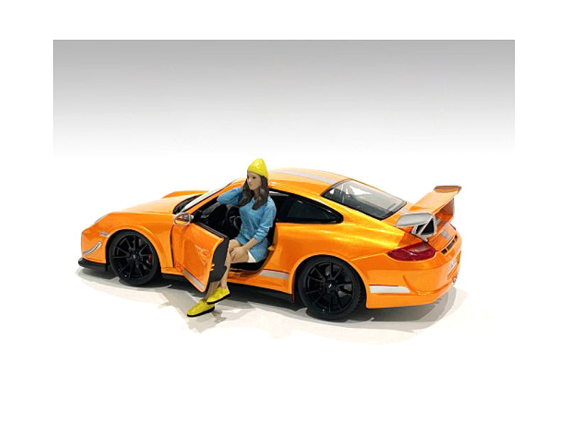 Brand new 1/24 scale of "Car Meet 1" Figurine III for 1/24 scale models by American Diorama.
 Brand new box.
 Comes in a b