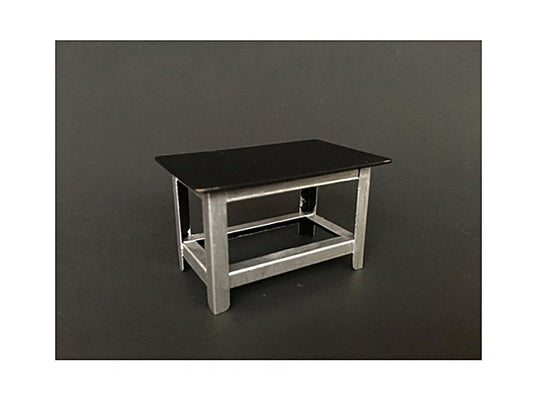 Brand new 1/18 scale of Metal Work Bench for 1/18 scale models by American Diorama.
Brand new box.
<strong>Comes in a 