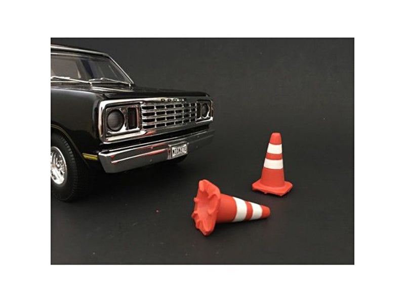 Brand new 1/18 scale of Traffic Cones Accessory Set of 4 pieces for 1/18 scale models by American Diorama.
Comes in a b