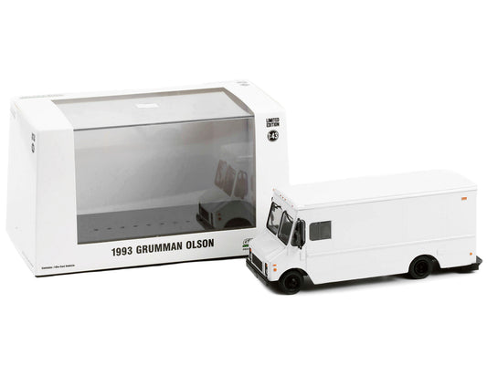 1993 Grumman Olson White Diecast Model Van 