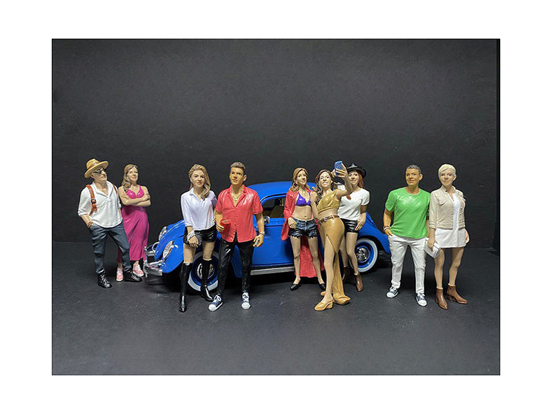 Partygoers 9 piece Set of   Model Partygoers Figure 